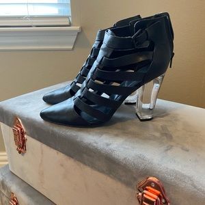 Urban outfitters size9